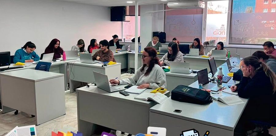 Aula de la sede de ACL Formación en Valdepasillas, Badajoz